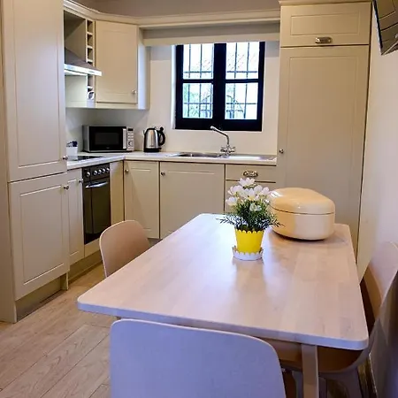 Вилла Casa Michael - El Paraiso, Marbella Эстепона