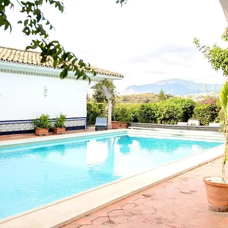 Casa Michael - El Paraiso, Marbella * إِستيبونا